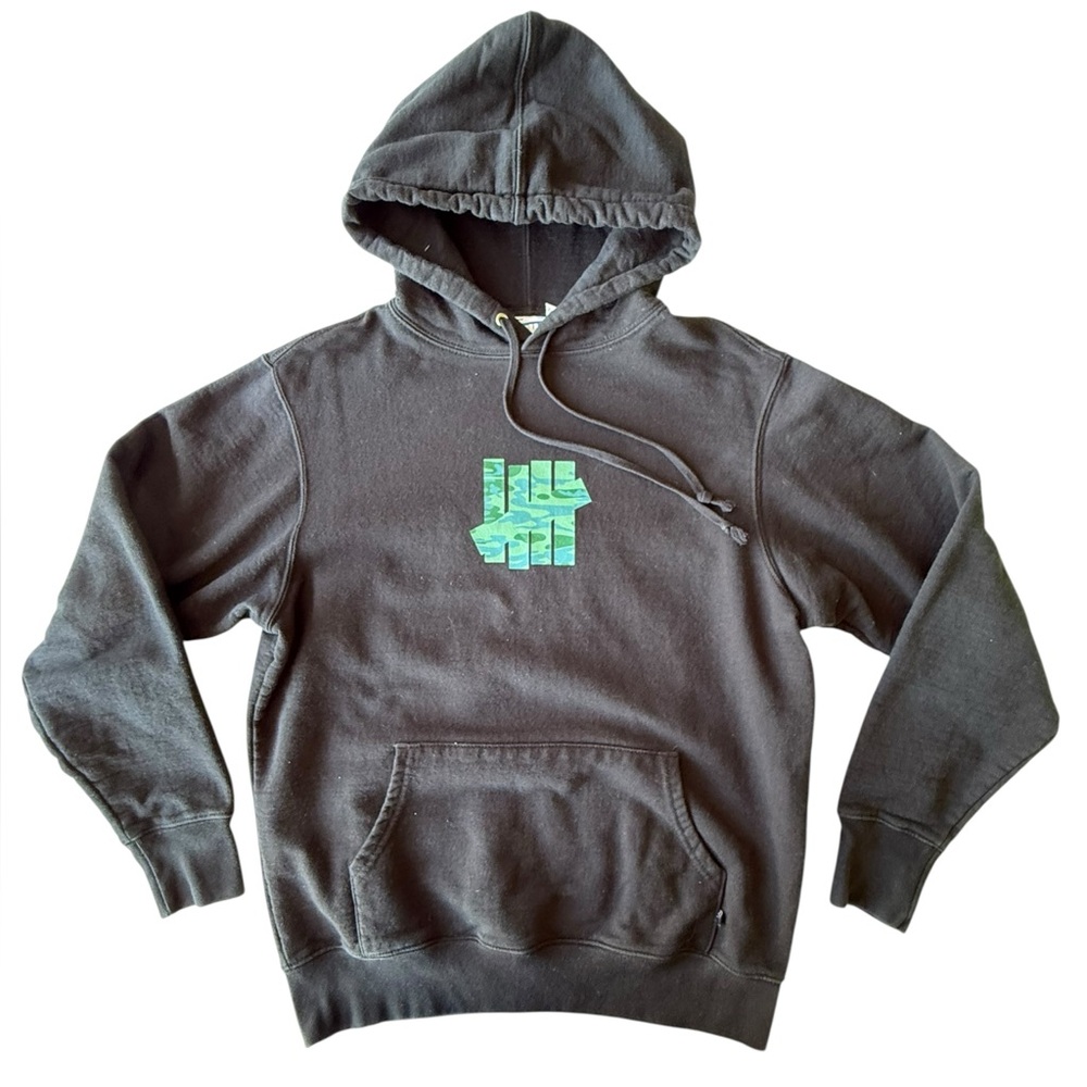 Undefeated Camo Logo Hoodie, Small Oversized Sweatshirt